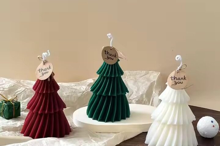 Eco-Friendly Christmas Scented Molded Candle for Holiday Decoration
