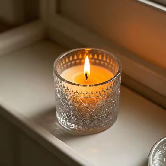 Custom private label colorful soy wax glass jar candle with vibrant design