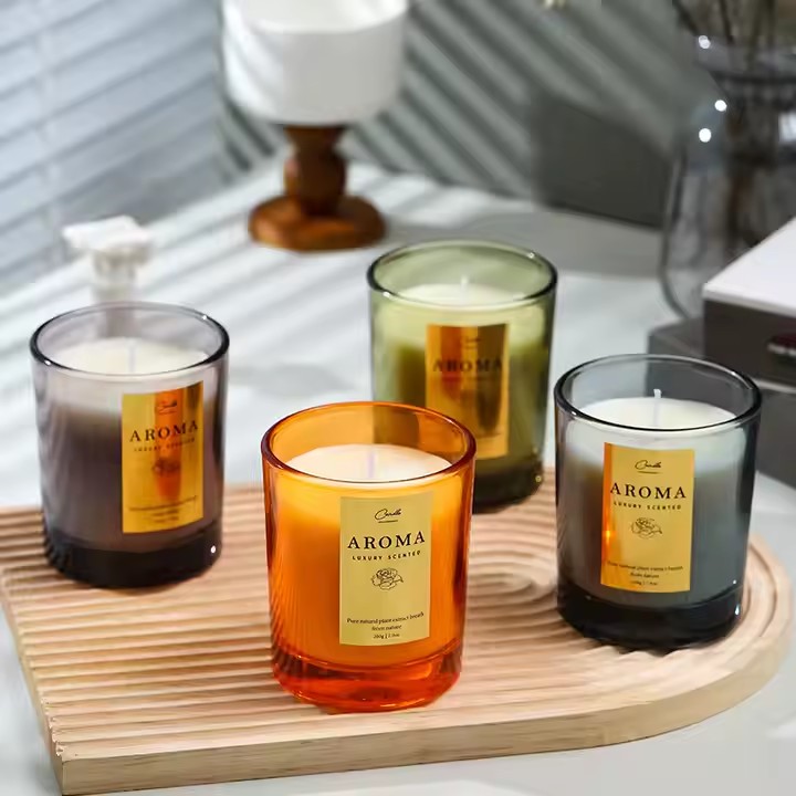 Luxury scented glass jar candle with custom label and soy wax