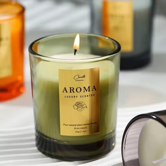 Luxury scented glass jar candle with custom label and soy wax