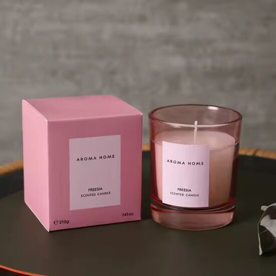 Custom logo luxury scented candle in premium glass jar