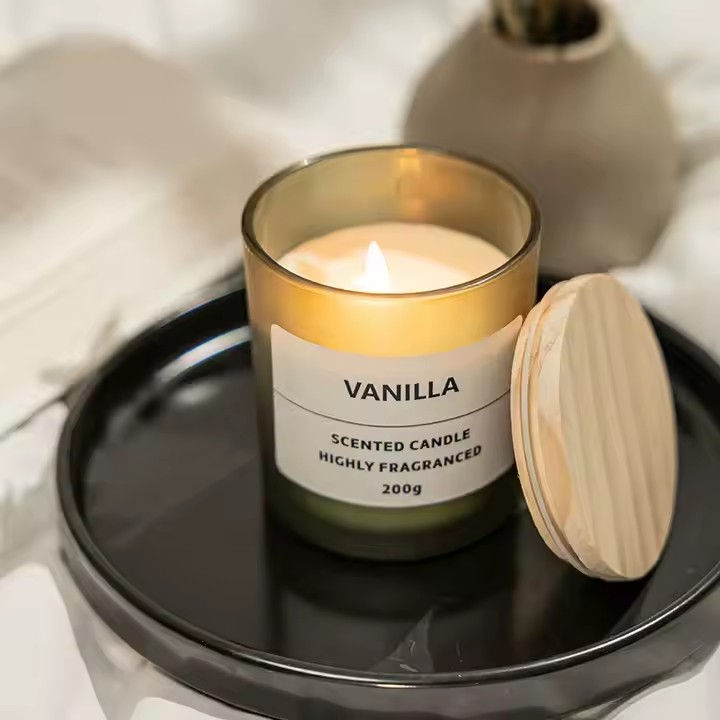 Custom luxury scented glass jar candle with elegant design