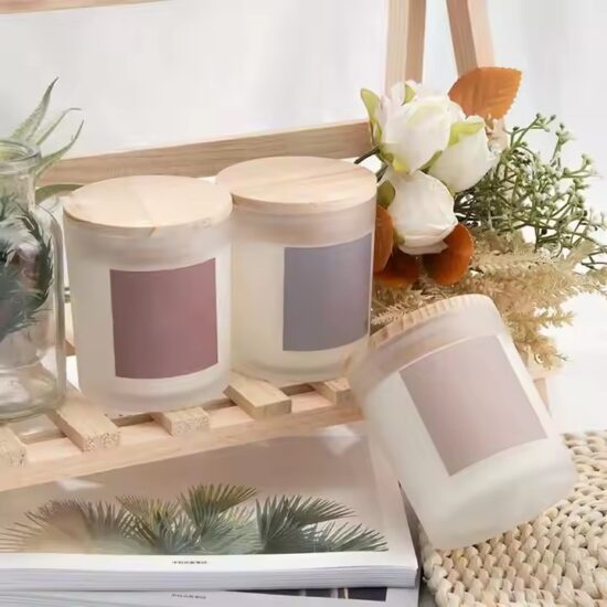 Custom luxury scented glass jar candle with elegant design