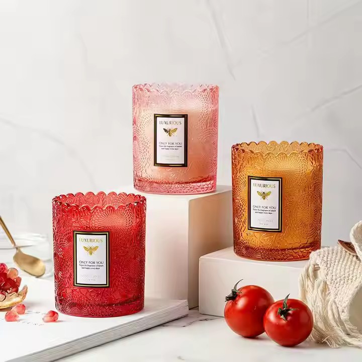 Luxury high-quality glass jar candle with stylish design and soy wax