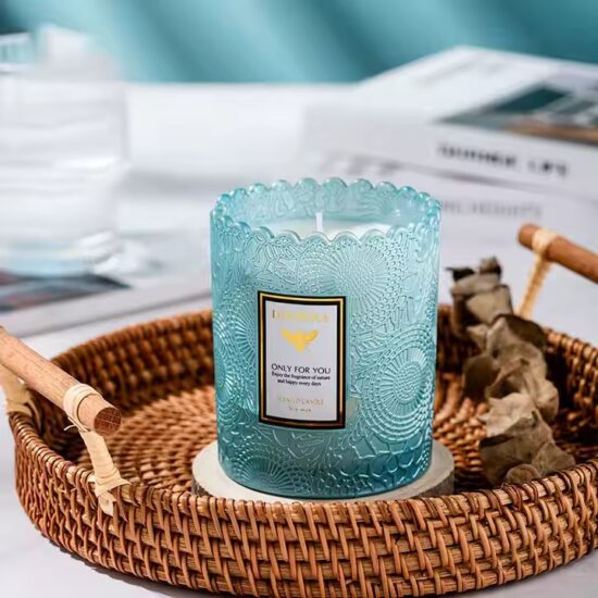 Luxury high-quality glass jar candle with stylish design and soy wax